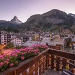 Hotel Ambiance 3*